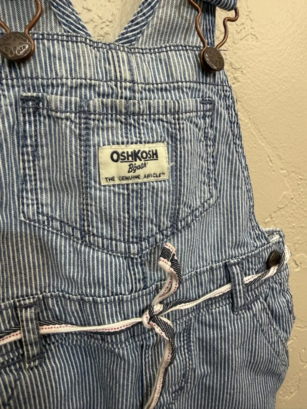 OshKosh B'gosh Vestbak‎ Blue Railroad Stripe Kids Overalls. 18months. Unisex
